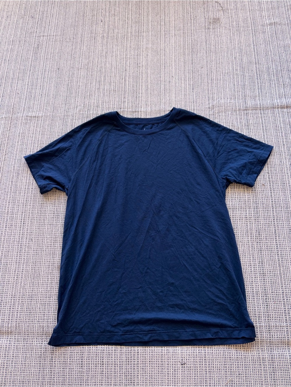 ALO YOGA Men's Triumph Raglan Tee Size L In Navy